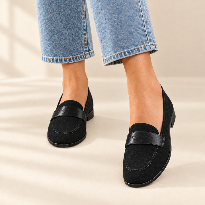 Elra | Mesh Panel Flats