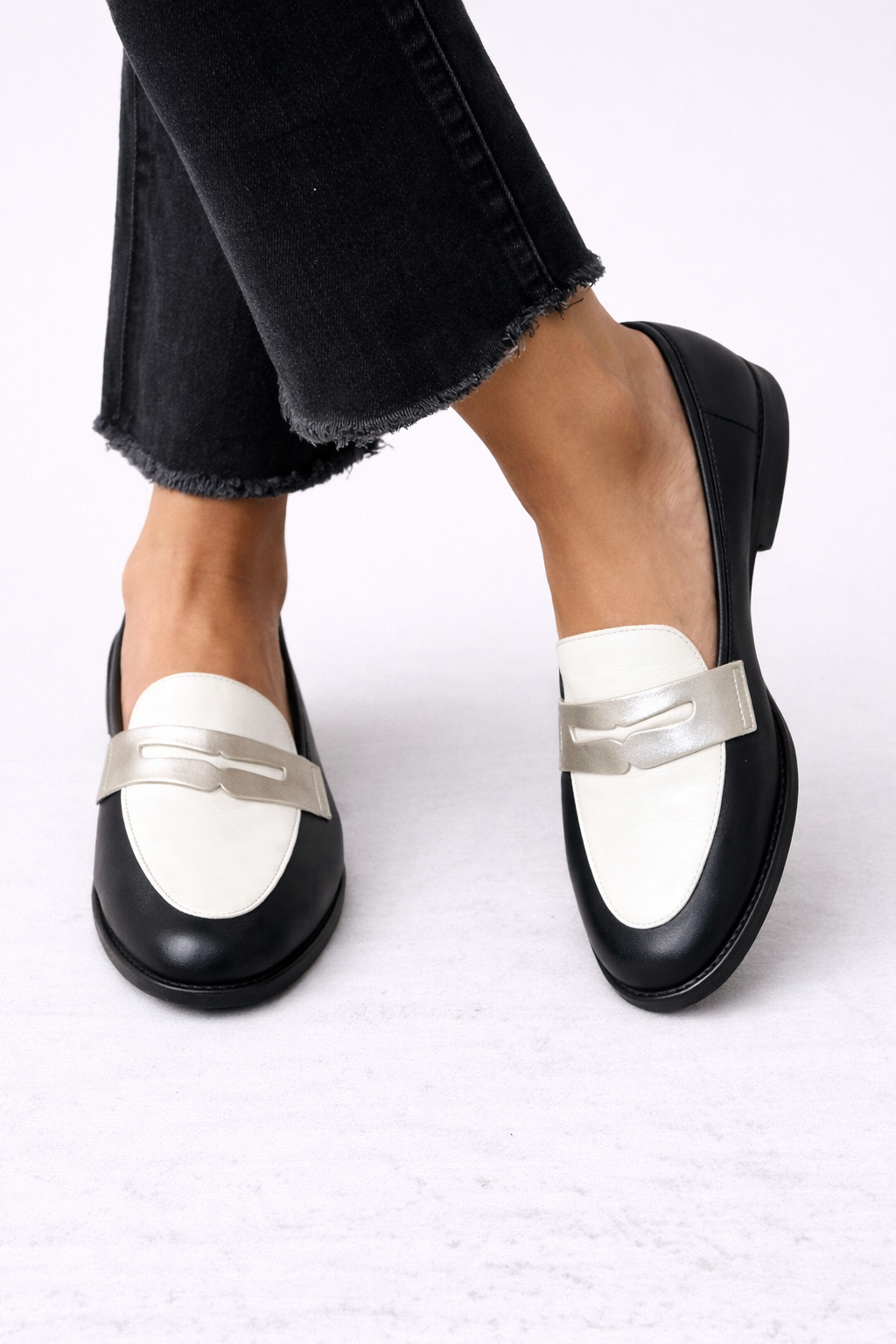 Willow | Two-Tone Monochrome Loafers