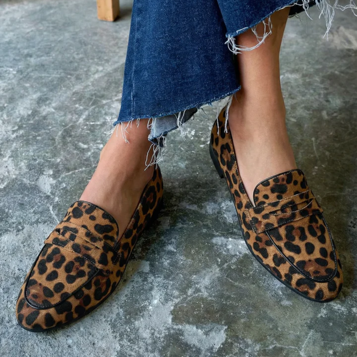 Azariah | Leopard Pointed Flats