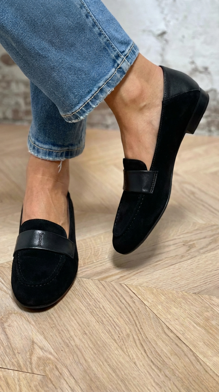 Elra | Mesh Panel Flats