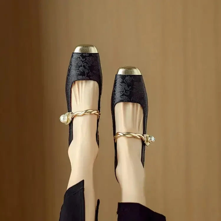 Winifred | Mary Jane Shoes with Pearl Strap